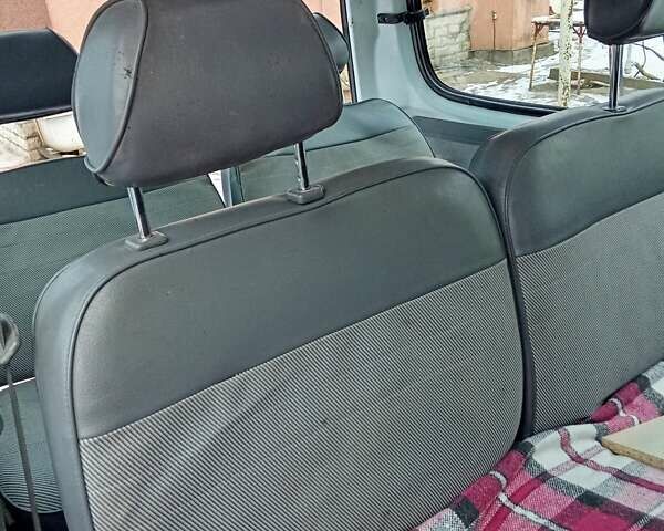 Белый Ниссан Серена, объемом двигателя 1.6 л и пробегом 300 тыс. км за 1750 $, фото 3 на Automoto.ua