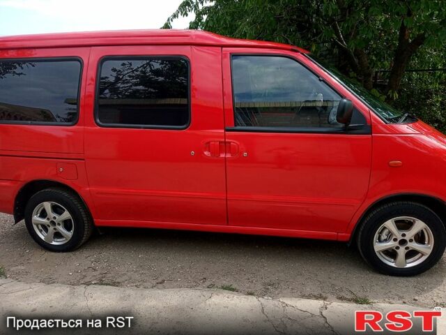 Красный Ниссан Серена, объемом двигателя 2.3 л и пробегом 358 тыс. км за 3600 $, фото 3 на Automoto.ua