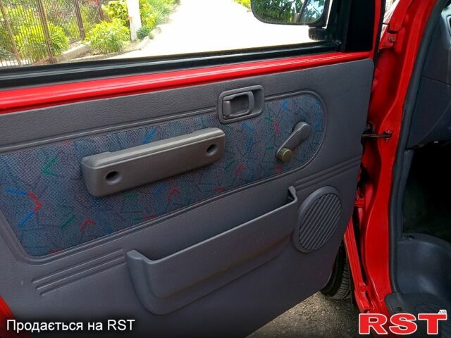 Красный Ниссан Серена, объемом двигателя 2.3 л и пробегом 358 тыс. км за 3600 $, фото 13 на Automoto.ua