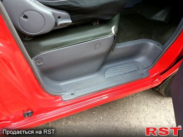 Красный Ниссан Серена, объемом двигателя 2.3 л и пробегом 358 тыс. км за 3600 $, фото 10 на Automoto.ua