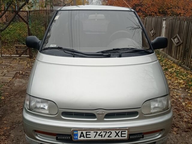 Сірий Ніссан Сєрєна, об'ємом двигуна 2 л та пробігом 300 тис. км за 4000 $, фото 5 на Automoto.ua