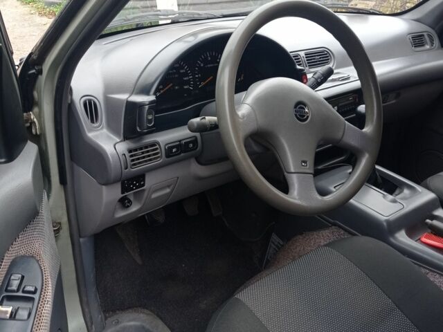 Сірий Ніссан Сєрєна, об'ємом двигуна 2 л та пробігом 300 тис. км за 4000 $, фото 3 на Automoto.ua