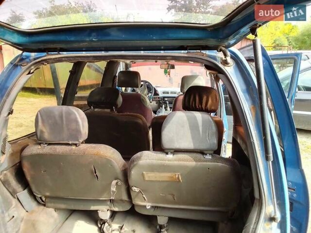 Синий Ниссан Серена, объемом двигателя 2.3 л и пробегом 320 тыс. км за 2200 $, фото 3 на Automoto.ua