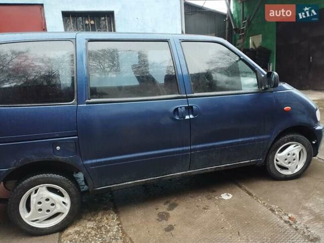 Синий Ниссан Серена, объемом двигателя 1.6 л и пробегом 250 тыс. км за 2000 $, фото 7 на Automoto.ua