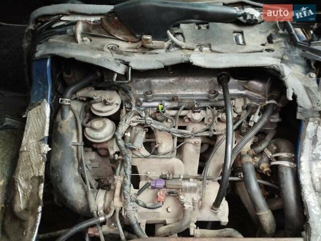 Синий Ниссан Серена, объемом двигателя 1.6 л и пробегом 250 тыс. км за 2000 $, фото 8 на Automoto.ua