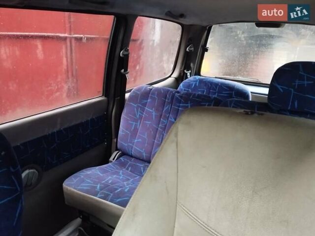 Синий Ниссан Серена, объемом двигателя 1.6 л и пробегом 250 тыс. км за 2000 $, фото 1 на Automoto.ua