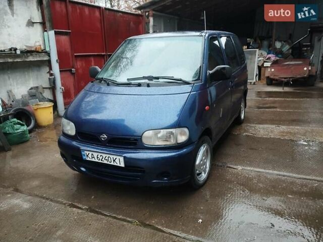 Синий Ниссан Серена, объемом двигателя 1.6 л и пробегом 250 тыс. км за 2000 $, фото 6 на Automoto.ua