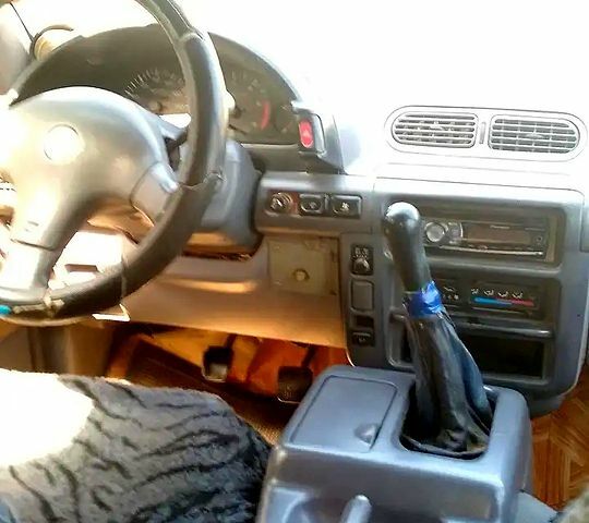 Синий Ниссан Серена, объемом двигателя 2 л и пробегом 75 тыс. км за 2000 $, фото 4 на Automoto.ua