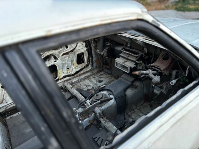 Білий Ніссан Скайлайн, об'ємом двигуна 2 л та пробігом 1 тис. км за 2000 $, фото 13 на Automoto.ua