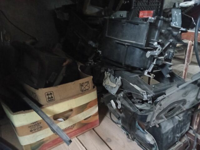 Белый Ниссан Скайлайн, объемом двигателя 1.8 л и пробегом 99 тыс. км за 1500 $, фото 18 на Automoto.ua