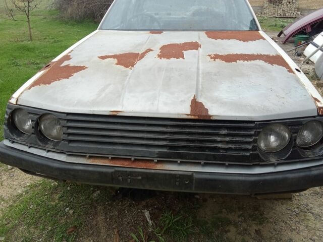 Белый Ниссан Скайлайн, объемом двигателя 1.8 л и пробегом 99 тыс. км за 1500 $, фото 9 на Automoto.ua