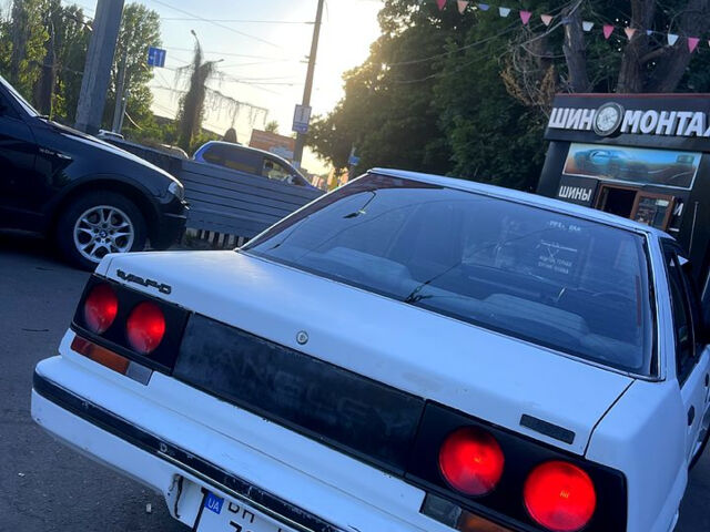 Белый Ниссан Скайлайн, объемом двигателя 1.7 л и пробегом 250 тыс. км за 1200 $, фото 10 на Automoto.ua