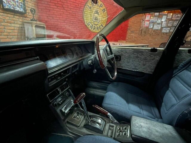 Серый Ниссан Скайлайн, объемом двигателя 2 л и пробегом 120 тыс. км за 30000 $, фото 8 на Automoto.ua