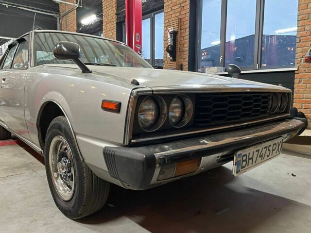 Серый Ниссан Скайлайн, объемом двигателя 2 л и пробегом 120 тыс. км за 30000 $, фото 4 на Automoto.ua