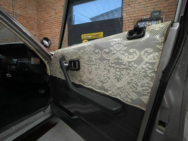 Серый Ниссан Скайлайн, объемом двигателя 2 л и пробегом 120 тыс. км за 30000 $, фото 6 на Automoto.ua