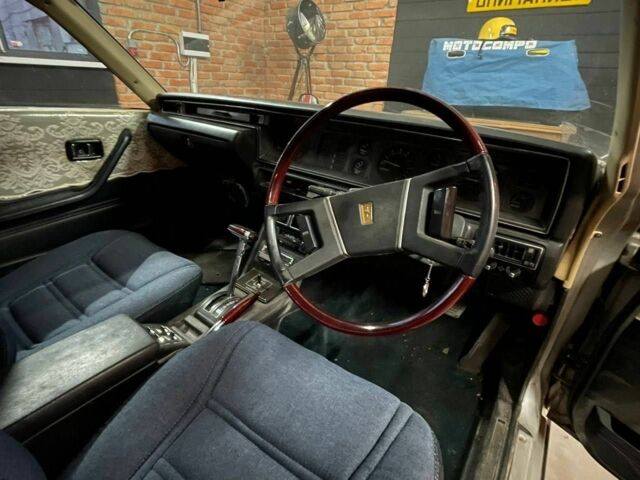 Серый Ниссан Скайлайн, объемом двигателя 2 л и пробегом 120 тыс. км за 30000 $, фото 7 на Automoto.ua