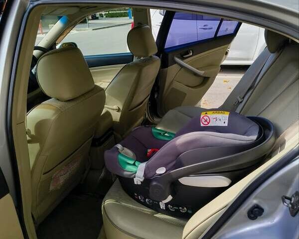 Серый Ниссан Скайлайн, объемом двигателя 2.5 л и пробегом 222 тыс. км за 5900 $, фото 22 на Automoto.ua