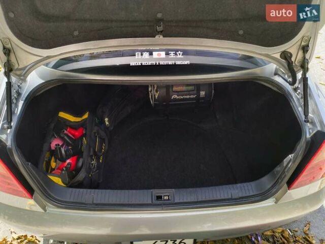 Серый Ниссан Скайлайн, объемом двигателя 2.5 л и пробегом 222 тыс. км за 5900 $, фото 26 на Automoto.ua