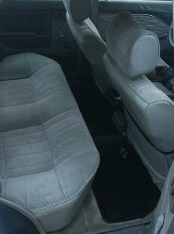 Синій Ніссан Станза, об'ємом двигуна 1.8 л та пробігом 217 тис. км за 1100 $, фото 3 на Automoto.ua