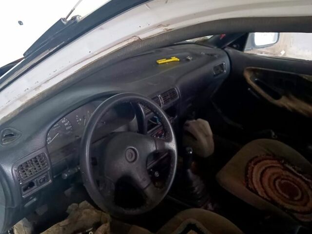 Білий Ніссан Санні, об'ємом двигуна 1.7 л та пробігом 300 тис. км за 1000 $, фото 2 на Automoto.ua