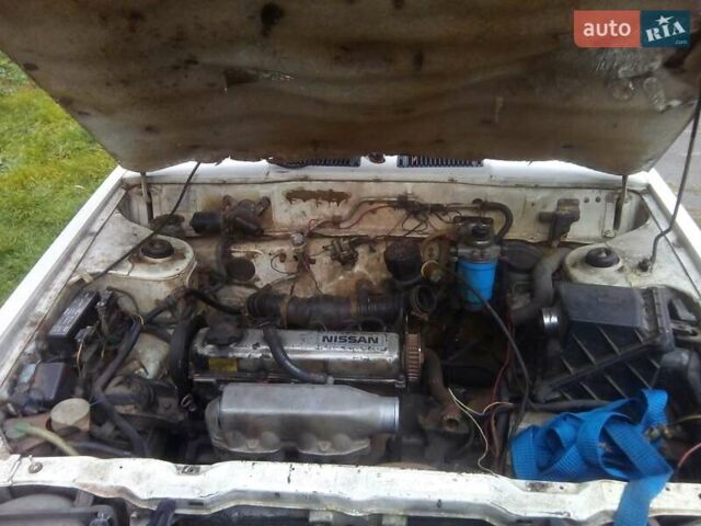 Белый Ниссан Санни, объемом двигателя 1.7 л и пробегом 100 тыс. км за 1100 $, фото 4 на Automoto.ua
