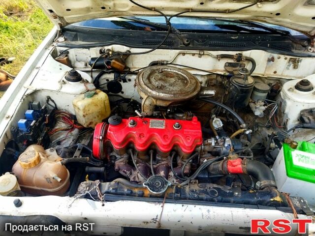 Білий Ніссан Санні, об'ємом двигуна 1.6 л та пробігом 0 тис. км за 650 $, фото 4 на Automoto.ua