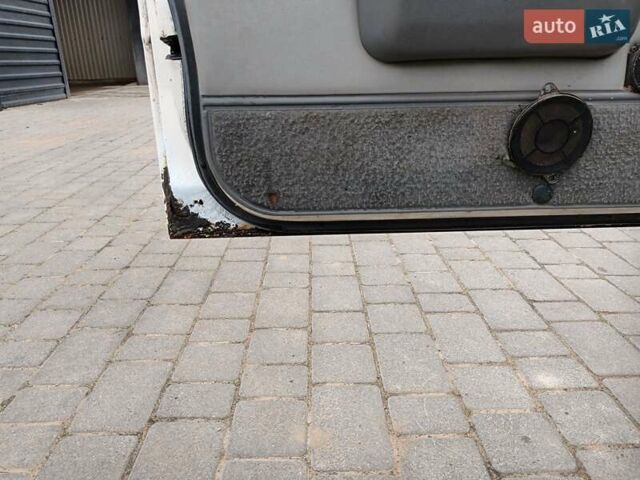 Белый Ниссан Санни, объемом двигателя 1.5 л и пробегом 376 тыс. км за 599 $, фото 7 на Automoto.ua