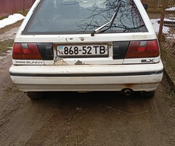 Білий Ніссан Санні, об'ємом двигуна 1 л та пробігом 270 тис. км за 350 $, фото 2 на Automoto.ua