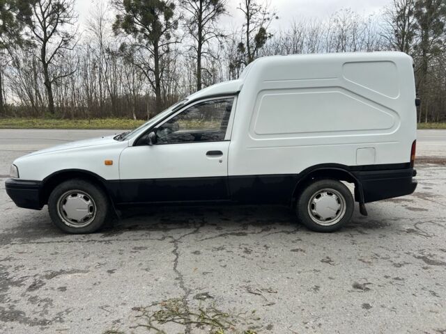 Білий Ніссан Санні, об'ємом двигуна 1.7 л та пробігом 100 тис. км за 1900 $, фото 1 на Automoto.ua