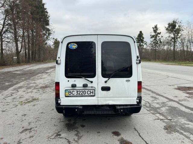 Білий Ніссан Санні, об'ємом двигуна 1.7 л та пробігом 100 тис. км за 1900 $, фото 3 на Automoto.ua