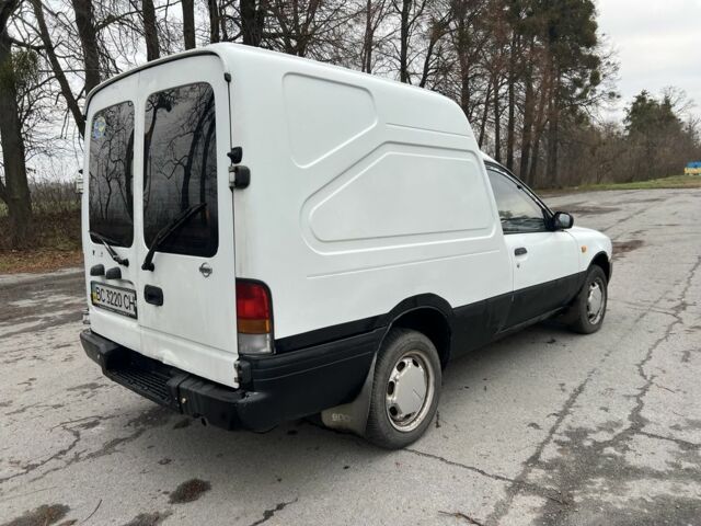 Білий Ніссан Санні, об'ємом двигуна 1.7 л та пробігом 100 тис. км за 1900 $, фото 4 на Automoto.ua