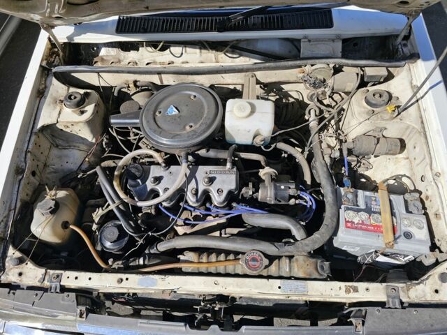 Белый Ниссан Санни, объемом двигателя 1.5 л и пробегом 262 тыс. км за 500 $, фото 5 на Automoto.ua