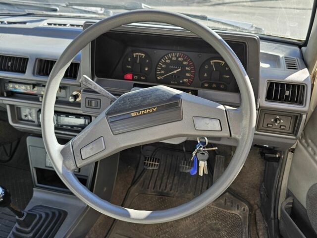 Белый Ниссан Санни, объемом двигателя 1.5 л и пробегом 262 тыс. км за 500 $, фото 6 на Automoto.ua