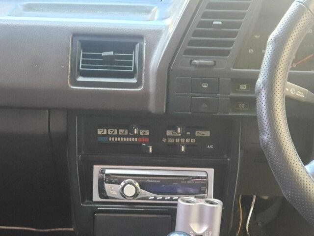 Белый Ниссан Санни, объемом двигателя 1.7 л и пробегом 280 тыс. км за 1033 $, фото 4 на Automoto.ua