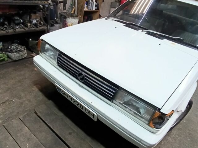 Белый Ниссан Санни, объемом двигателя 1.3 л и пробегом 240 тыс. км за 475 $, фото 1 на Automoto.ua