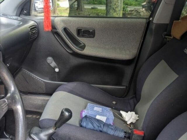 Білий Ніссан Санні, об'ємом двигуна 1.4 л та пробігом 320 тис. км за 1000 $, фото 4 на Automoto.ua