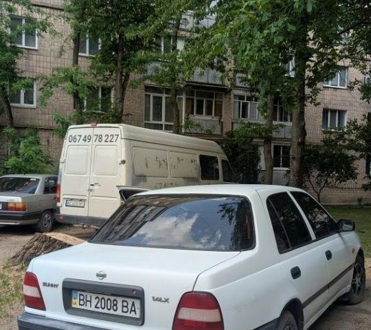 Білий Ніссан Санні, об'ємом двигуна 1.4 л та пробігом 320 тис. км за 1000 $, фото 2 на Automoto.ua