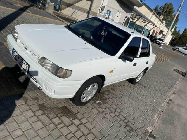 Белый Ниссан Санни, объемом двигателя 1.4 л и пробегом 280 тыс. км за 1500 $, фото 4 на Automoto.ua