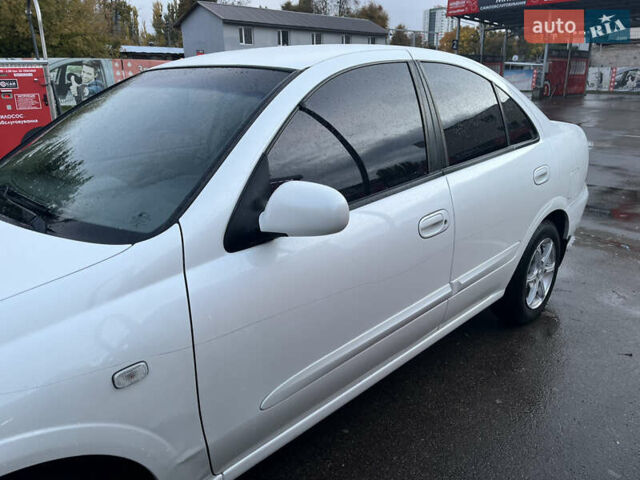 Білий Ніссан Санні, об'ємом двигуна 1.6 л та пробігом 174 тис. км за 6000 $, фото 2 на Automoto.ua
