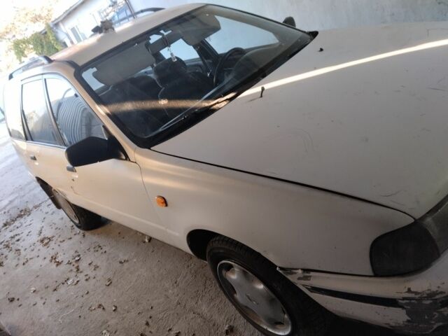 Белый Ниссан Санни, объемом двигателя 1.4 л и пробегом 333 тыс. км за 1000 $, фото 3 на Automoto.ua