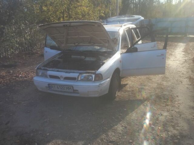 Белый Ниссан Санни, объемом двигателя 1.6 л и пробегом 1000 тыс. км за 591 $, фото 5 на Automoto.ua