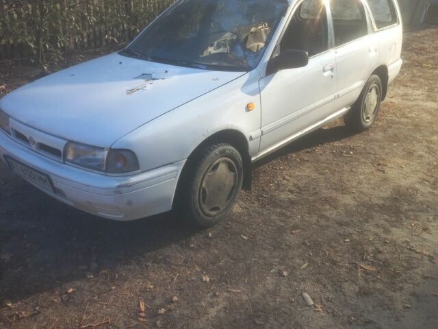 Белый Ниссан Санни, объемом двигателя 1.6 л и пробегом 1000 тыс. км за 591 $, фото 2 на Automoto.ua