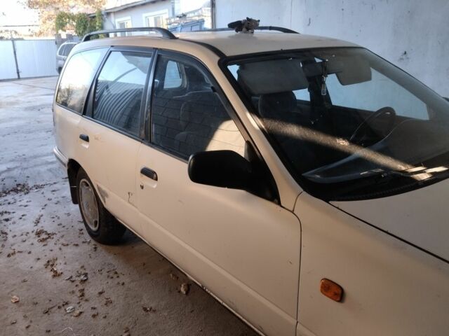 Белый Ниссан Санни, объемом двигателя 1.4 л и пробегом 333 тыс. км за 1000 $, фото 5 на Automoto.ua