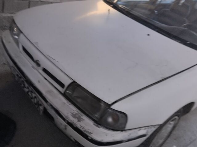 Белый Ниссан Санни, объемом двигателя 1.4 л и пробегом 333 тыс. км за 1000 $, фото 6 на Automoto.ua