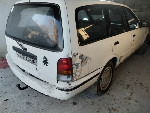 Белый Ниссан Санни, объемом двигателя 1.4 л и пробегом 333 тыс. км за 1000 $, фото 2 на Automoto.ua