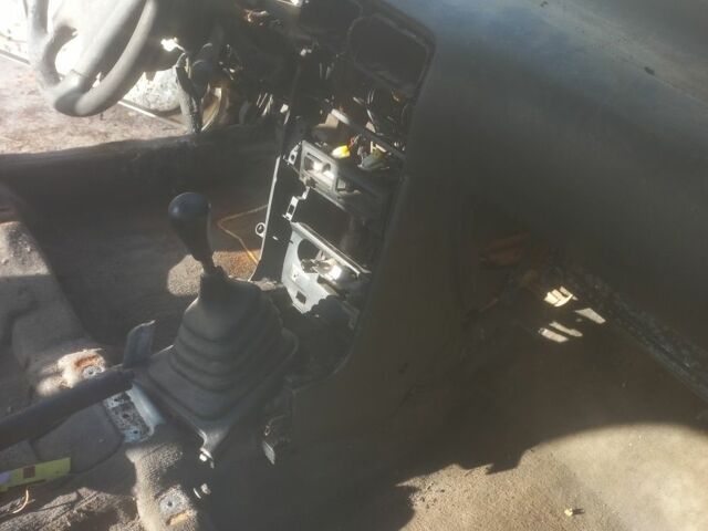 Белый Ниссан Санни, объемом двигателя 1.6 л и пробегом 1000 тыс. км за 591 $, фото 3 на Automoto.ua