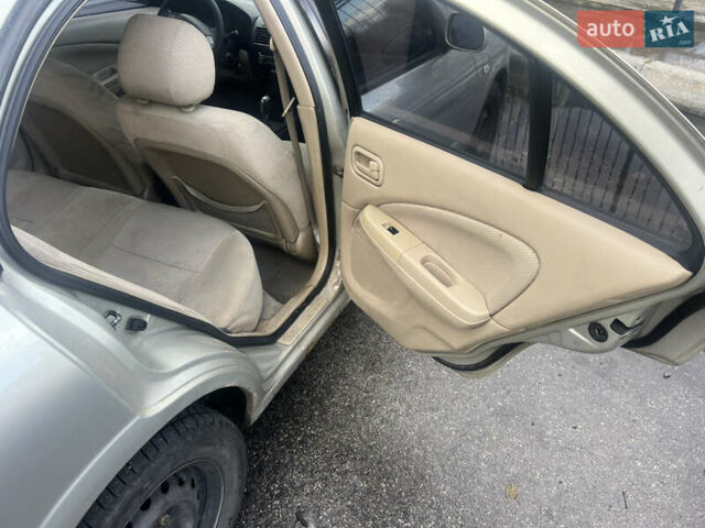 Бежевий Ніссан Санні, об'ємом двигуна 1.6 л та пробігом 200 тис. км за 2400 $, фото 1 на Automoto.ua