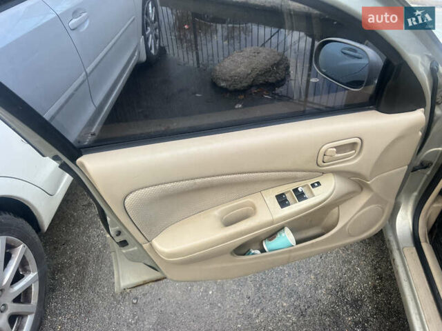 Бежевий Ніссан Санні, об'ємом двигуна 1.6 л та пробігом 200 тис. км за 2400 $, фото 7 на Automoto.ua