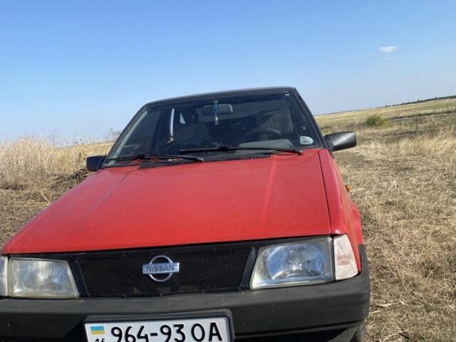 Червоний Ніссан Санні, об'ємом двигуна 1.5 л та пробігом 374 тис. км за 1000 $, фото 1 на Automoto.ua