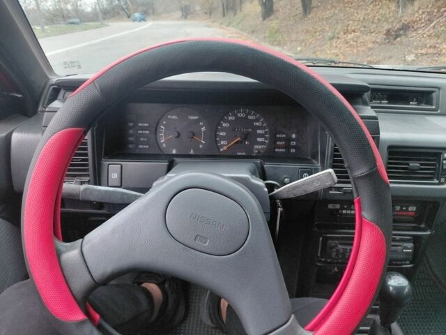 Червоний Ніссан Санні, об'ємом двигуна 1.6 л та пробігом 235 тис. км за 800 $, фото 10 на Automoto.ua